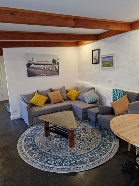 Private Guesthouse - Accommodation ACT 0