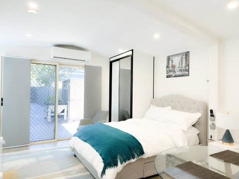 Private, Local Living Studio In Mascot, Airport - Accommodation ACT 0