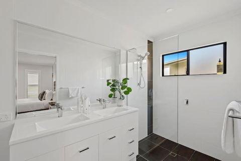 Private Mudjimba Beach Abode - Accommodation ACT 2