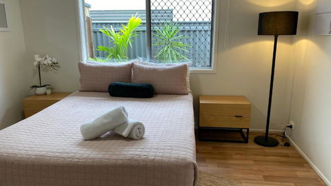 Private Guesthouse - Pet Friendly - Walk To Beach - Accommodation ACT 2