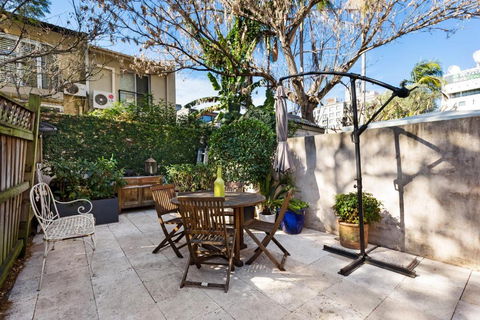 Pyrmont Self-Contained Terrace House (64 BUL) - Accommodation ACT 2