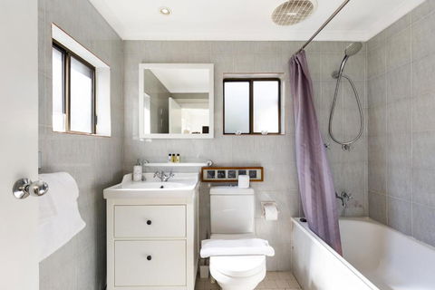 Pyrmont Self-Contained Terrace House (64 BUL) - Accommodation ACT 3