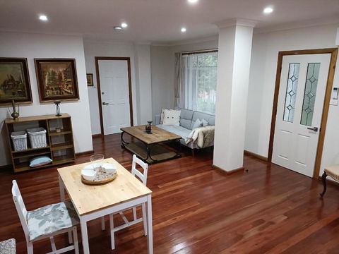 Quiet Nature-Filled Ground Floor Unit - Accommodation ACT 3