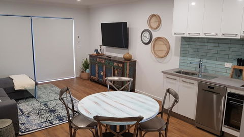 At Home Apartments - Accommodation ACT 1