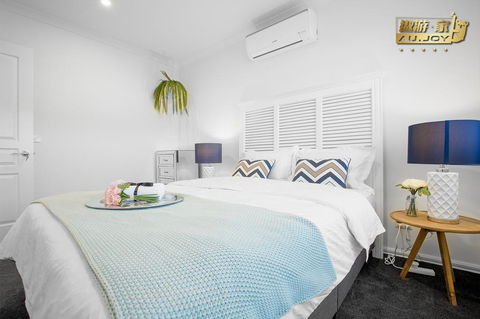 AU.JOY 3 Bed Townhouse Burwood 3 - Accommodation ACT 2