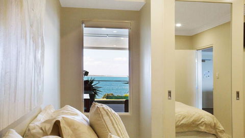 Aura Apartment With Spectacular Views! - Accommodation ACT 1