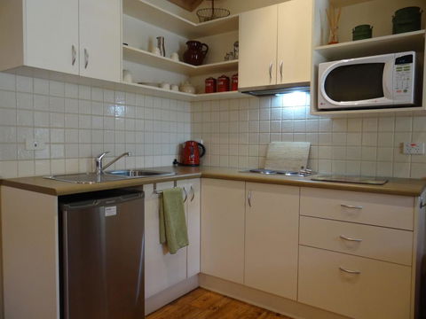 Autumn Affair Cottage 6 - Accommodation ACT 2