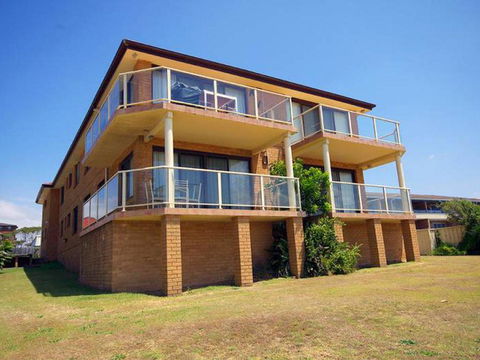 Avilla Court 2 - Accommodation ACT 2