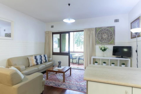 B2 Broadway Abode Close To Swan River, UWA & Hospitals - Accommodation ACT 3