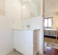 B8 Cafes Resturants UWA close to SCGH - Accommodation ACT
