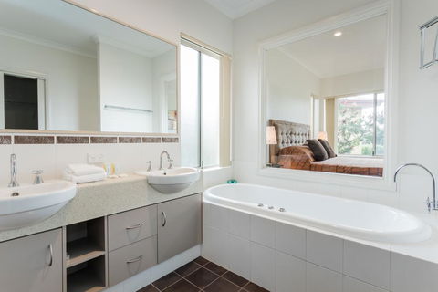 Banksia @ Cosy Corner - Accommodation ACT 0