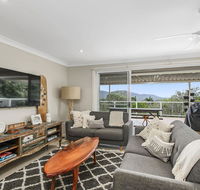 Barefoot Top Floor 32 Skyline Crescent Crescent Head - Accommodation ACT