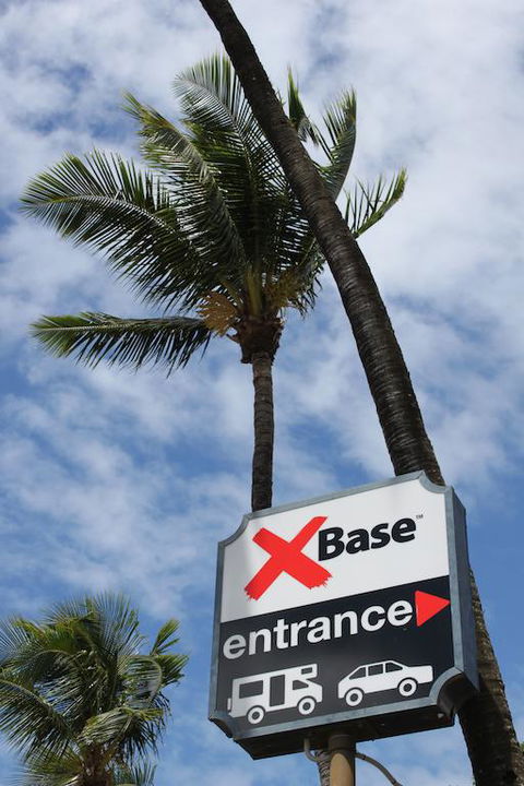 Base Airlie Beach - Accommodation ACT 3
