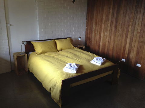 Base BnB - Accommodation ACT 2