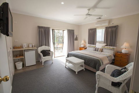 Batemans Bay Manor - Bed And Breakfast - Accommodation ACT 0