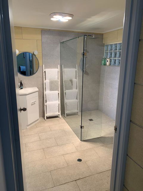 Bayview No 2 - Next To The Beach - Accommodation ACT 2