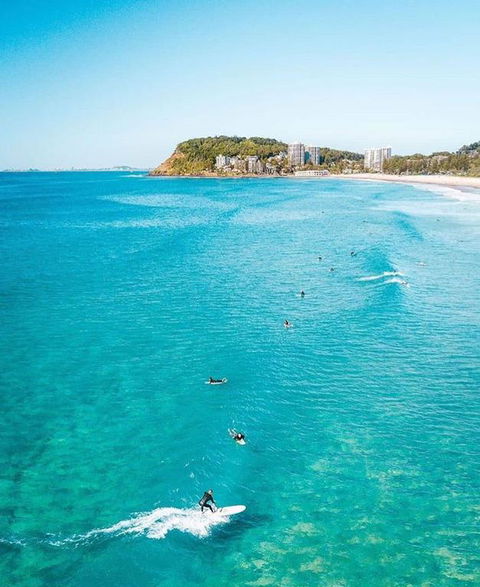 Beach Side Ocean Burleigh Heads 3 Bedroom Family Accomodation - Accommodation ACT 3