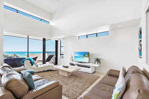 Beaches On Maroochy 1 Beach Parade - Accommodation ACT 0