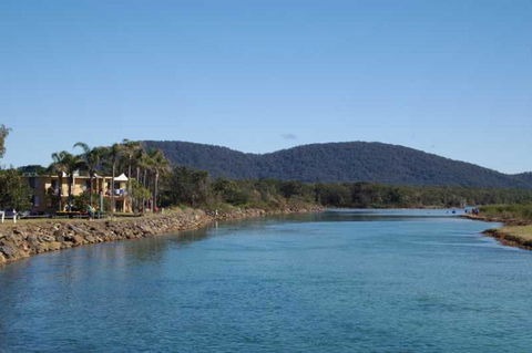 Beachfront 1, 25 Willow Street - Accommodation ACT 3
