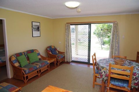 Beachfront 1, 25 Willow Street - Accommodation ACT 2