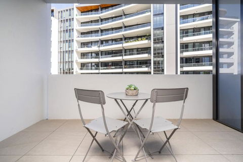 Restful Apt Near ANZAC Park West - Accommodation ACT 2