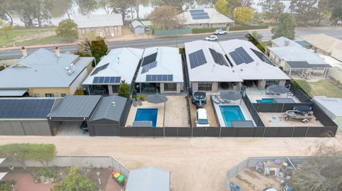 Renmark River Villas And Boats & Bedzzz - Accommodation ACT 3