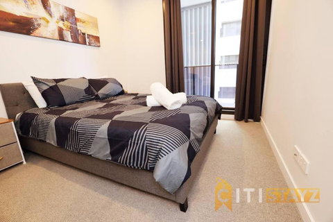 Red Rose Retreat - 1bd 1bth 1CarSp Apt - Accommodation ACT 1