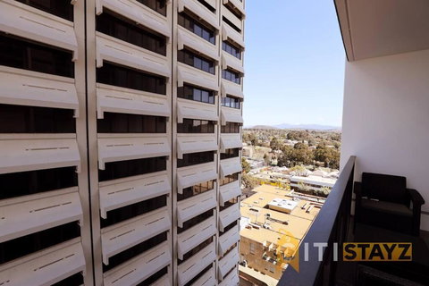 Red Rose Retreat - 1bd 1bth 1CarSp Apt - Accommodation ACT 3