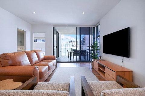 Regatta Hideaway - A Breezy Balcony Residence - Accommodation ACT 0