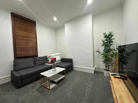 Remarkable 2 Bedroom House At The Centre Of Darlinghurst - Accommodation ACT 0