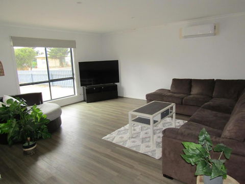 Retreat On Talbot - Accommodation ACT 3