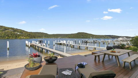 Riptides Booker Bay -Waterfront Apartment, Walk To Shops & Cafes - Accommodation ACT 1