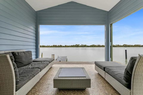 River Life - Accommodation ACT 3