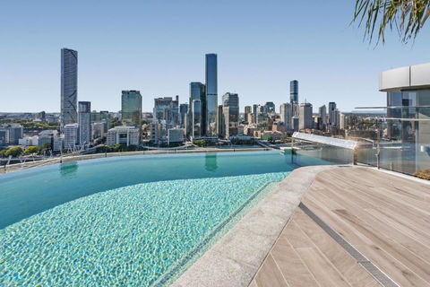 River-View Unit With Rooftop Pool Near Museums - Accommodation ACT 0