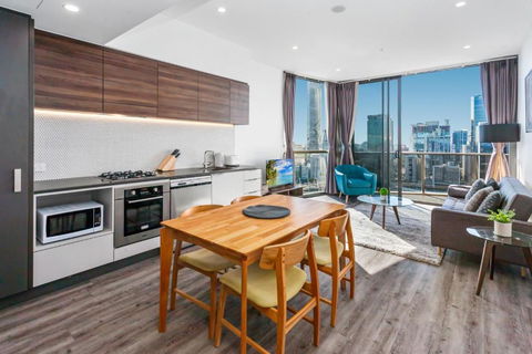 River-View Unit With Rooftop Pool Near Museums - Accommodation ACT 1