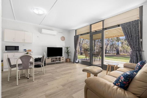 Riversands Rest Accommodation Paringa - Willow Cottage - Accommodation ACT 0