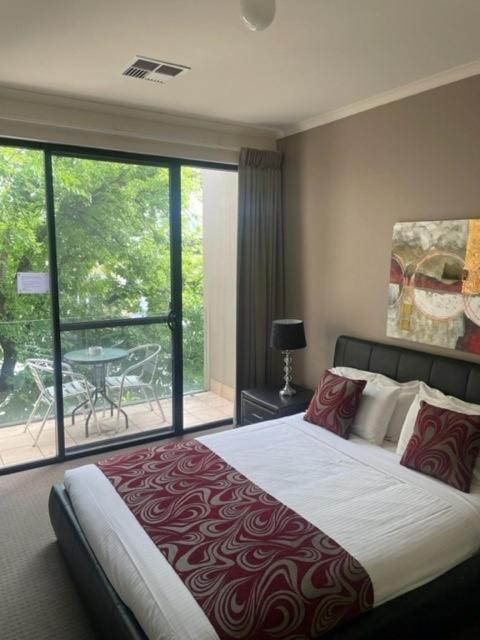 RNR Sturt Holiday Home - Accommodation ACT 0