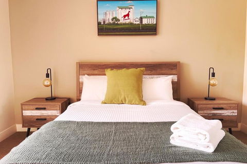 Rooftops On Henrycentre Of West End Cafes - Accommodation ACT 0