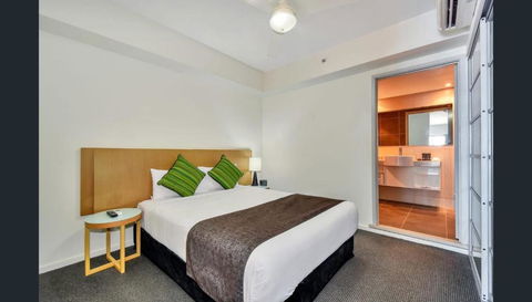 Room With Kitchen At Pandanus - Accommodation ACT 2
