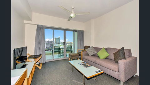 Room With Kitchen At Pandanus - Accommodation ACT 3