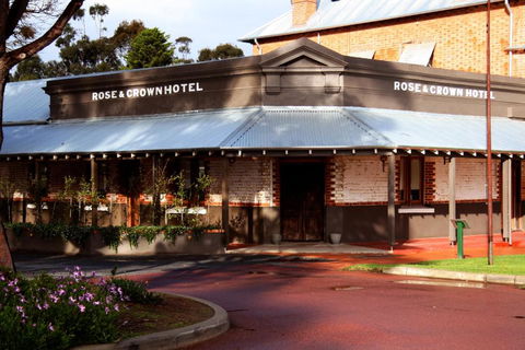 Rose & Crown Hotel - Accommodation ACT 0