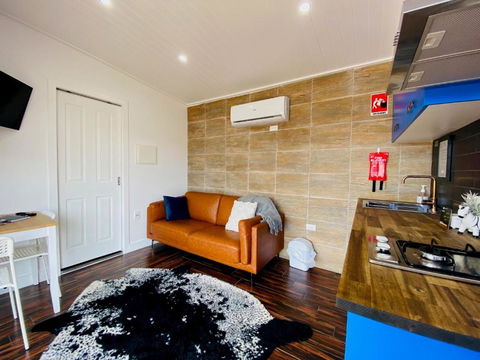 Rose Quartz - 1 Bed With Mountain Views - Kundalini Lodge - Accommodation ACT 3