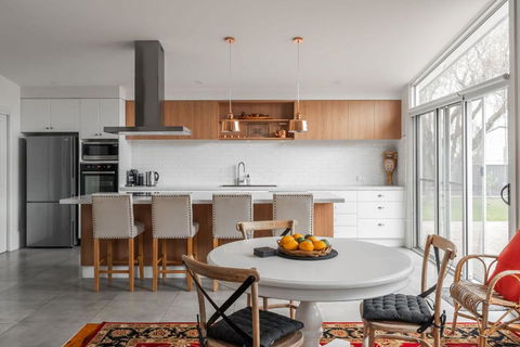 Rose Villa Heritage Home With Parking & WiFi - Accommodation ACT 0