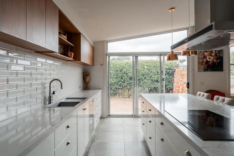 Rose Villa Heritage Home With Parking & WiFi - Accommodation ACT 2