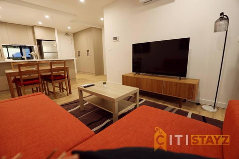 Ruby Red, 1Bd 1Bth Apt - Woden CBD - Accommodation ACT 3