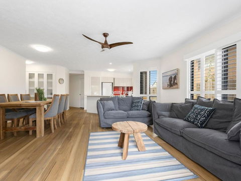 Salty Kisses On Marine Parade - Accommodation ACT 3