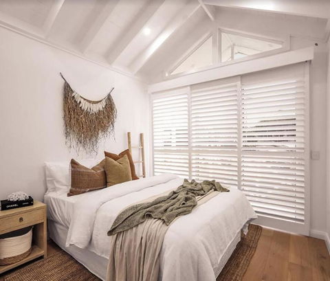 SALTY PALMS On HENLEY -THREE - Accommodation ACT 0