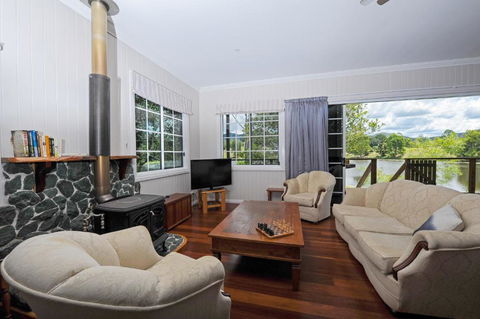 Samford Lakes - Accommodation ACT 0