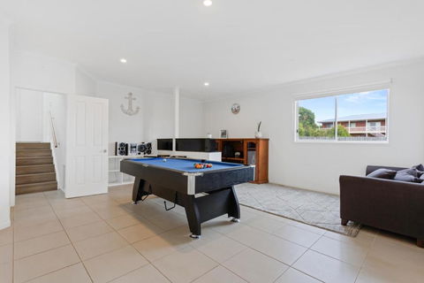 Sanctuary Lodge By Ready Set Stay - BYO LINEN & TOWELS - Accommodation ACT 1