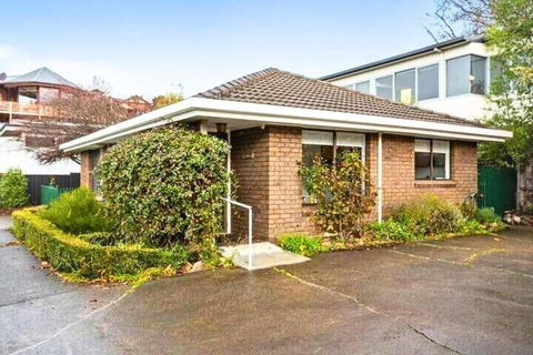 Sandy Bay Cozy Cottage Close To CBD - Accommodation ACT 2